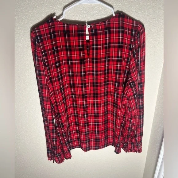 MEDIUM Loft Women's Plaid Ruffle Cuff Blouse
Top - Picture 14 of 14